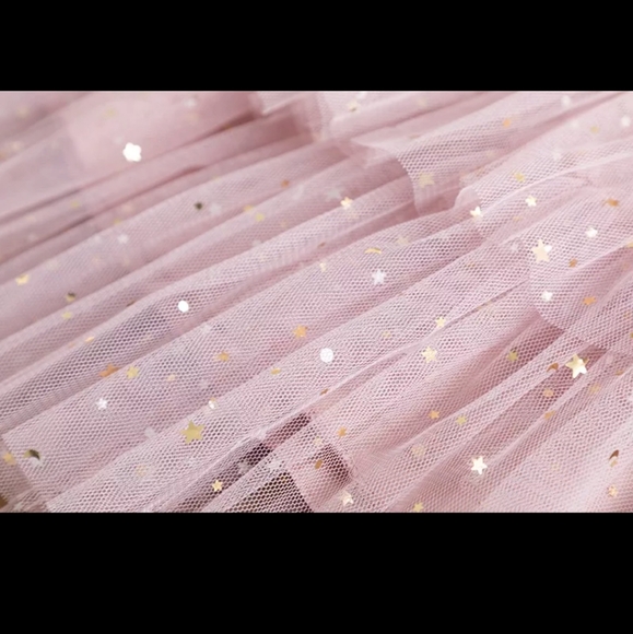 ❣️ MOVING SALE ❣️ Ruffle layered dress with star accents - Picture 4 of 6